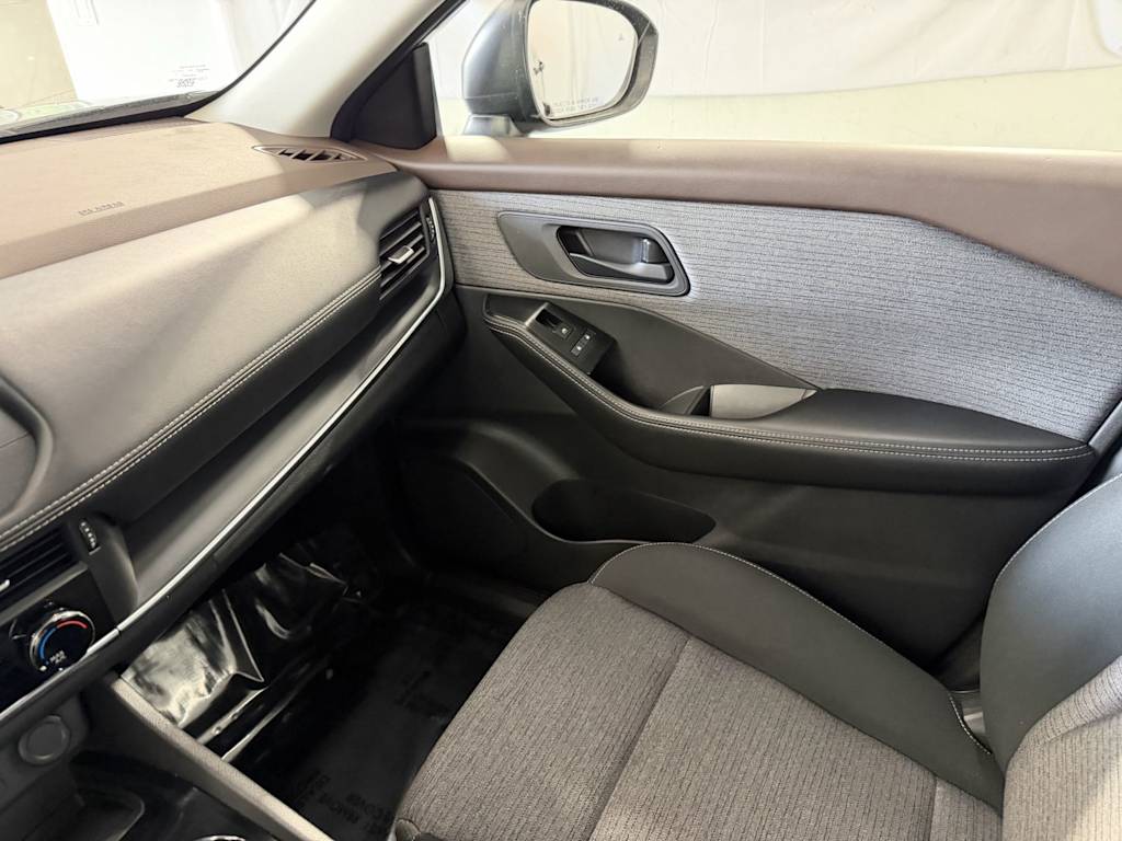 Thumbnail: 2021 Nissan Rogue - 25