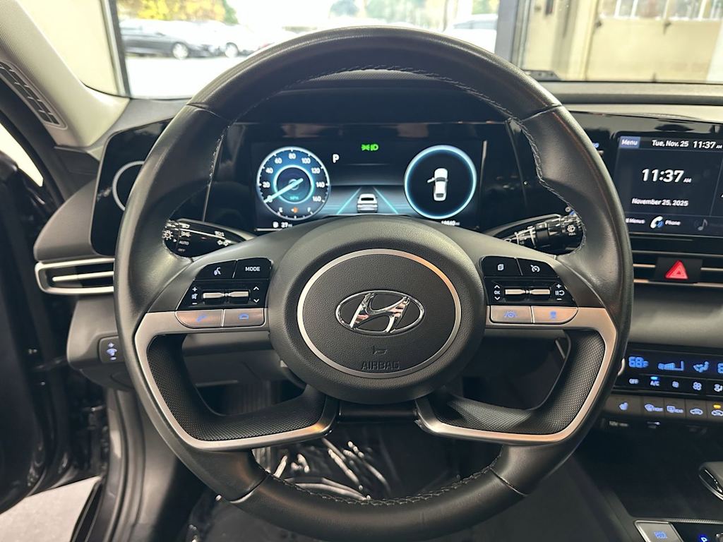 Thumbnail: 2022 Hyundai Elantra - 12