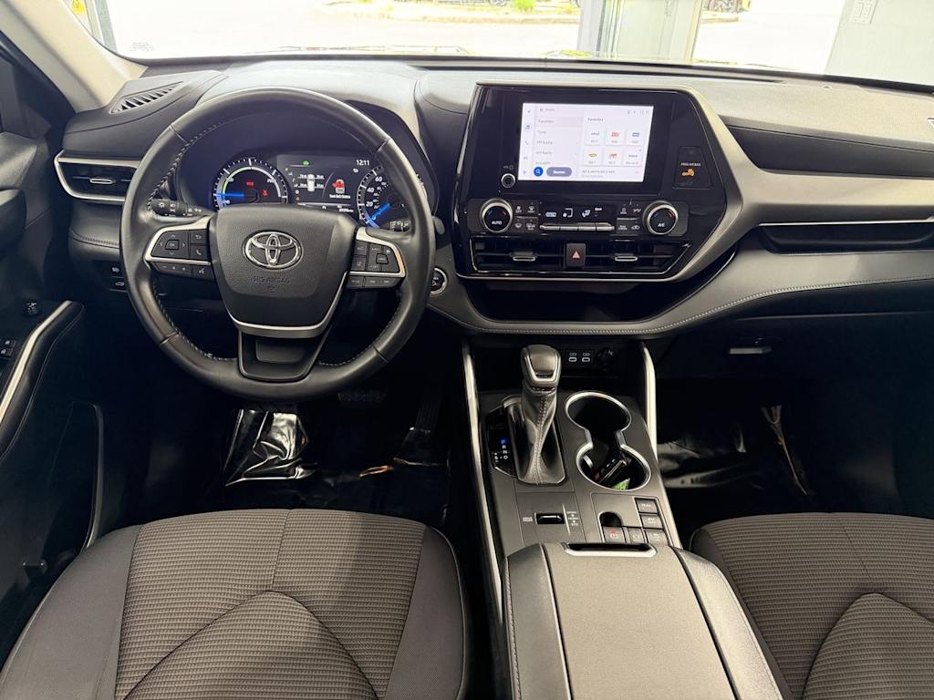 Thumbnail: 2023 Toyota Highlander - 8