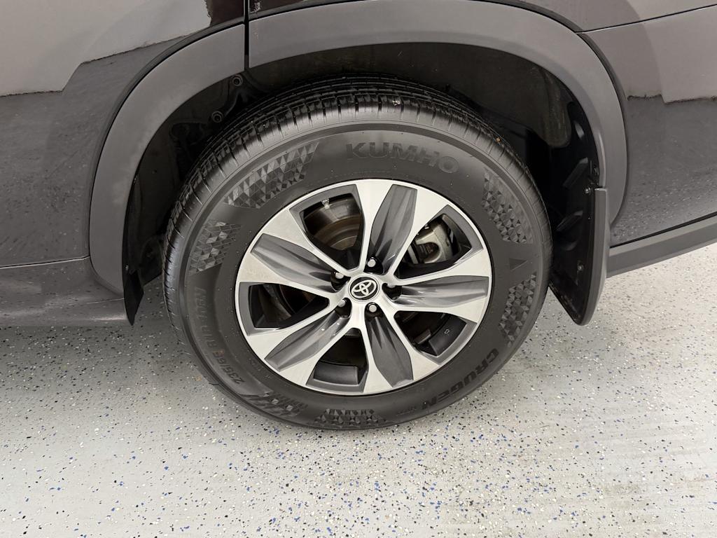 Thumbnail: 2021 Toyota Highlander - 7