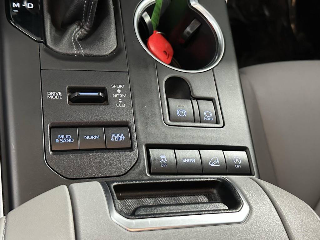 Thumbnail: 2022 Toyota Highlander - 24