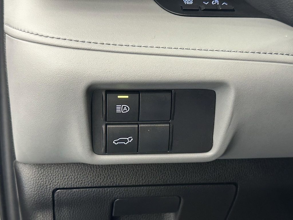 Thumbnail: 2022 Toyota Highlander - 20