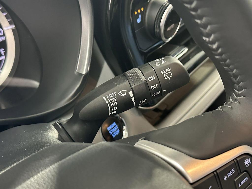 Thumbnail: 2022 Toyota Highlander - 21