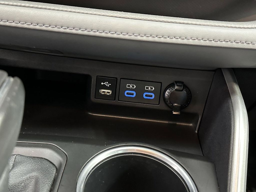 Thumbnail: 2022 Toyota Highlander - 23