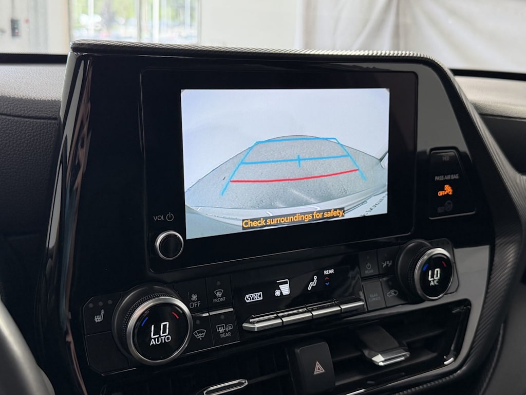 Thumbnail: 2025 Toyota Highlander - 12