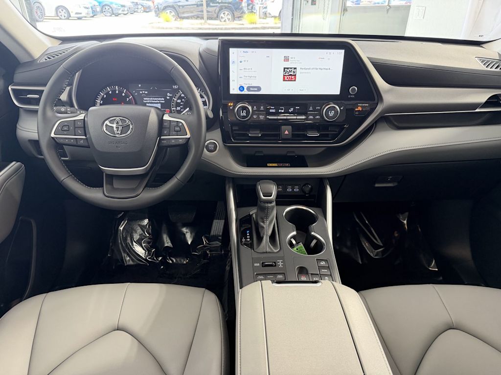 Thumbnail: 2026 Toyota Highlander - 8