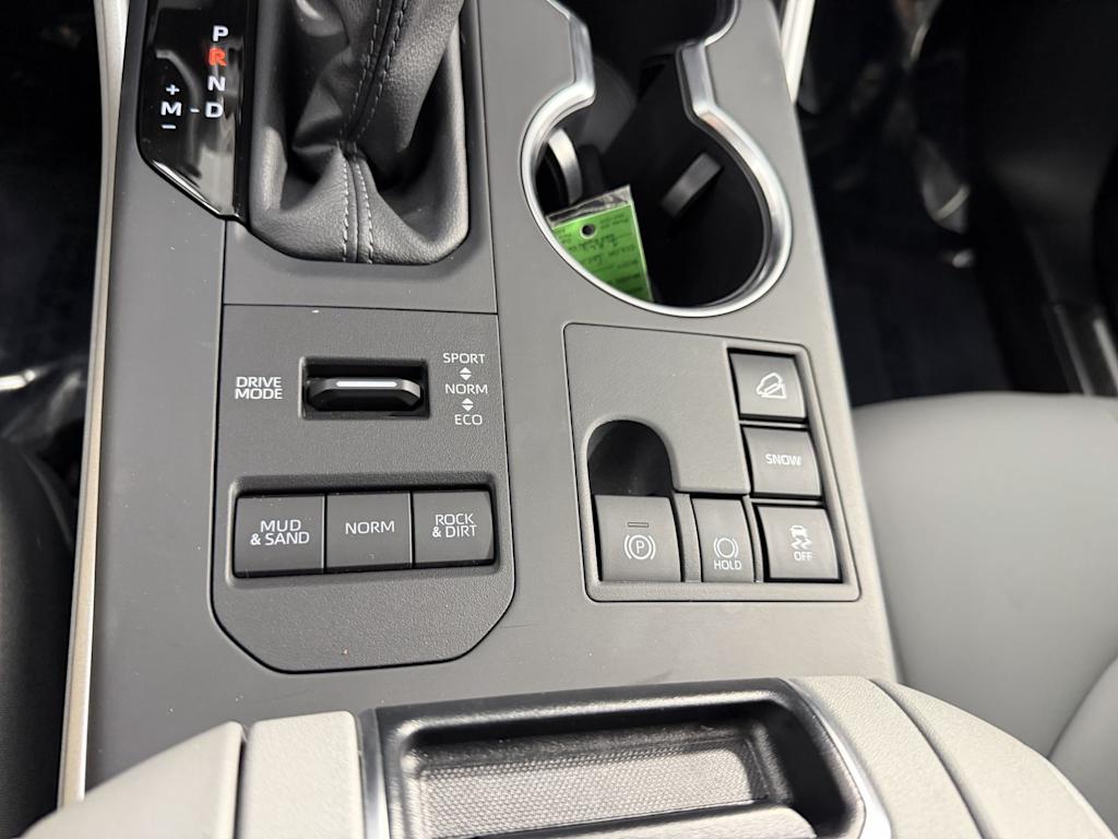 Thumbnail: 2026 Toyota Highlander - 13