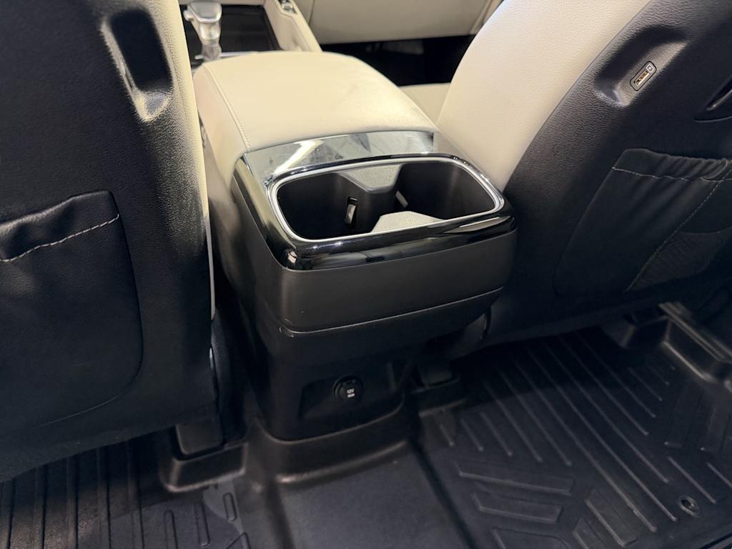 Thumbnail: 2020 Kia Telluride - 16