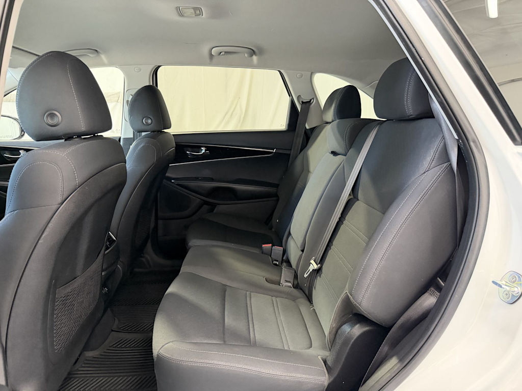 Thumbnail: 2020 Kia Sorento - 10