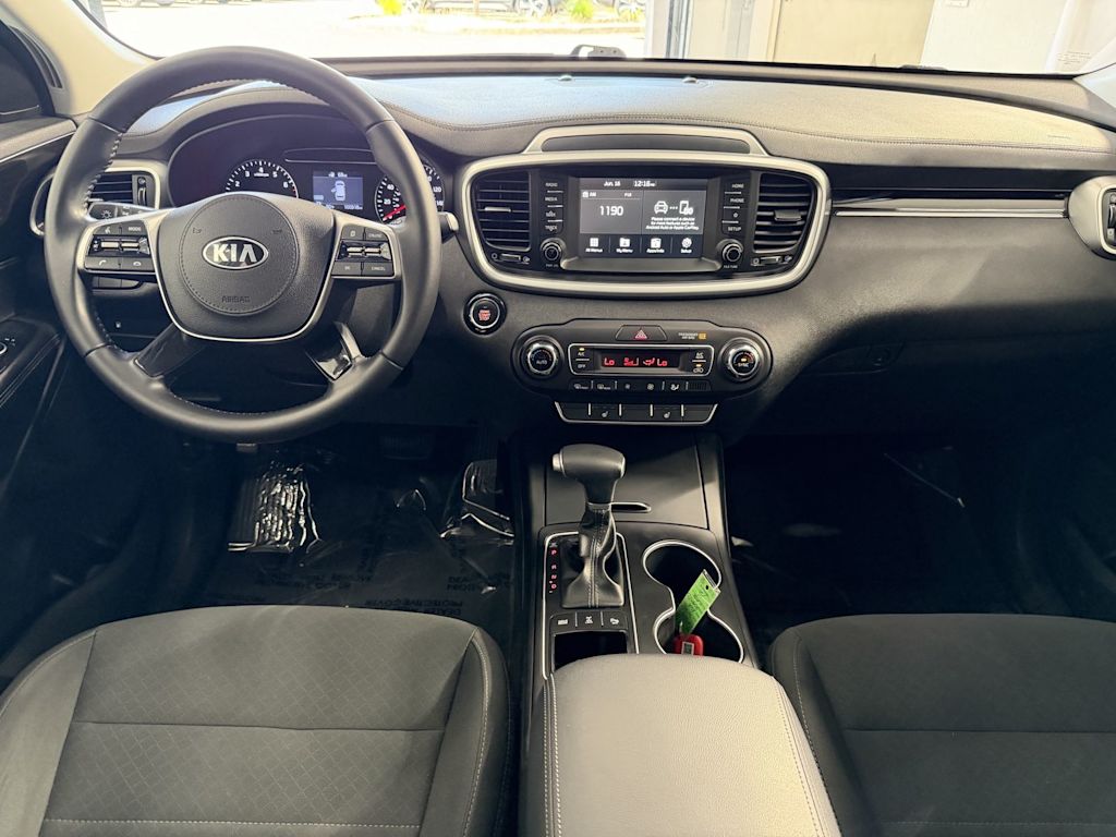Thumbnail: 2020 Kia Sorento - 8