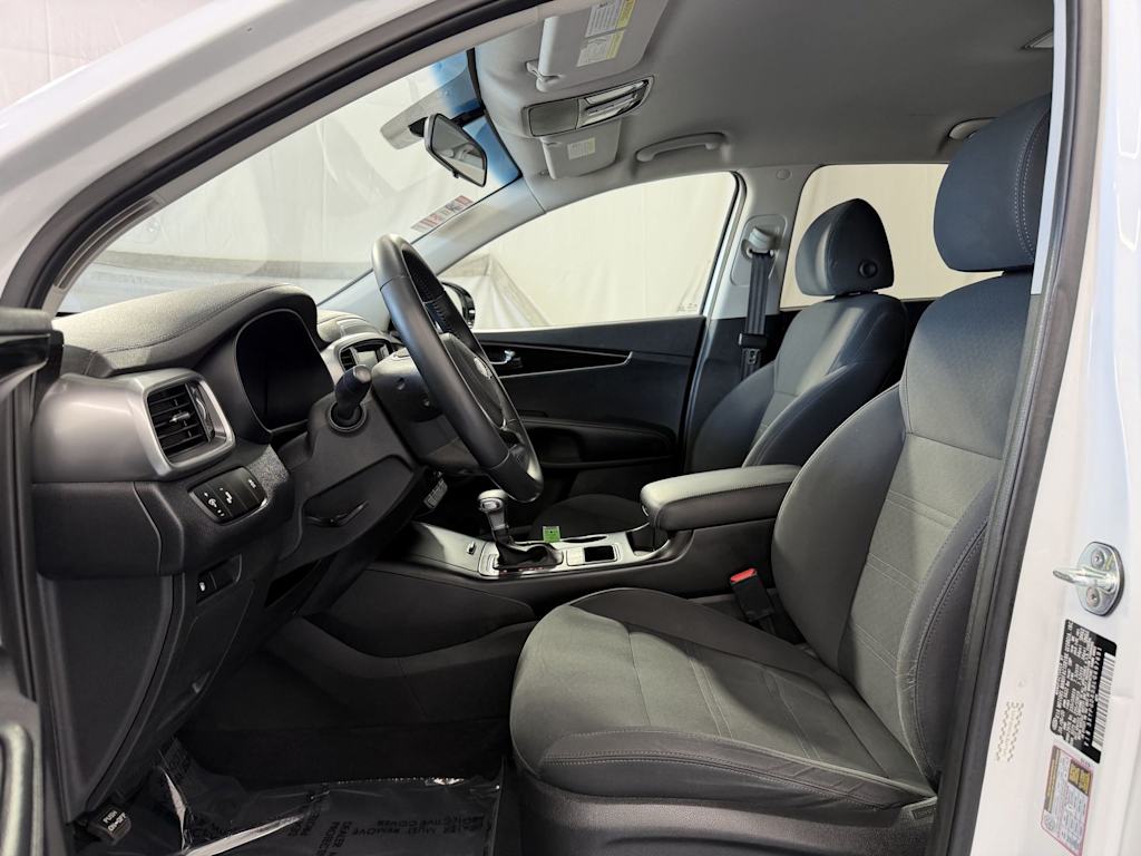 Thumbnail: 2020 Kia Sorento - 9