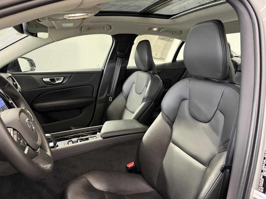 Thumbnail: 2024 Volvo S60 - 9