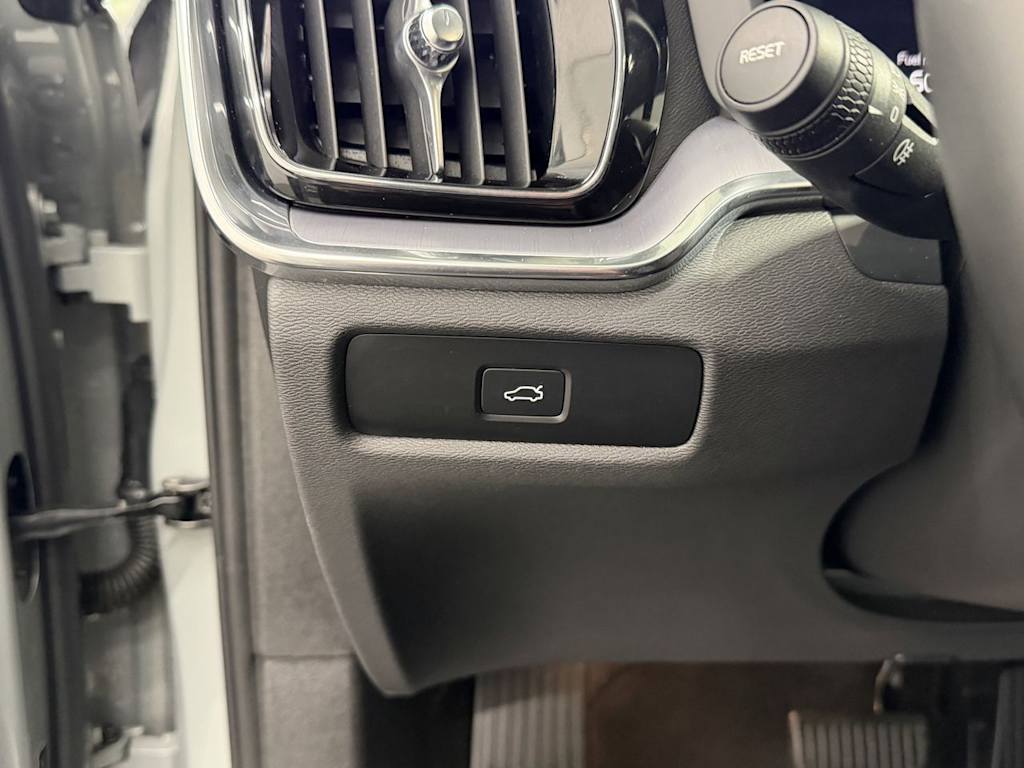 Thumbnail: 2024 Volvo S60 - 20