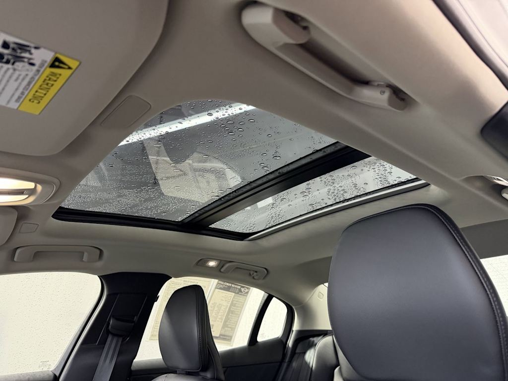 Thumbnail: 2024 Volvo S60 - 19