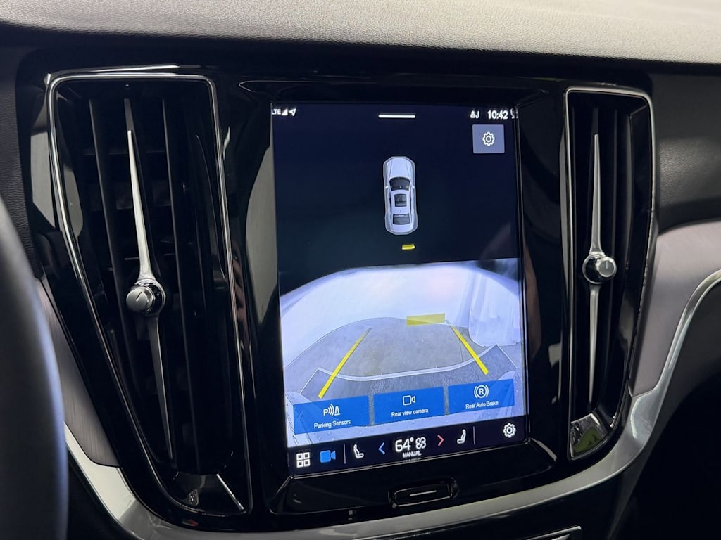 Thumbnail: 2024 Volvo S60 - 12