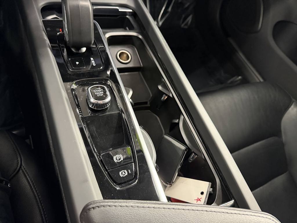 Thumbnail: 2024 Volvo S60 - 24