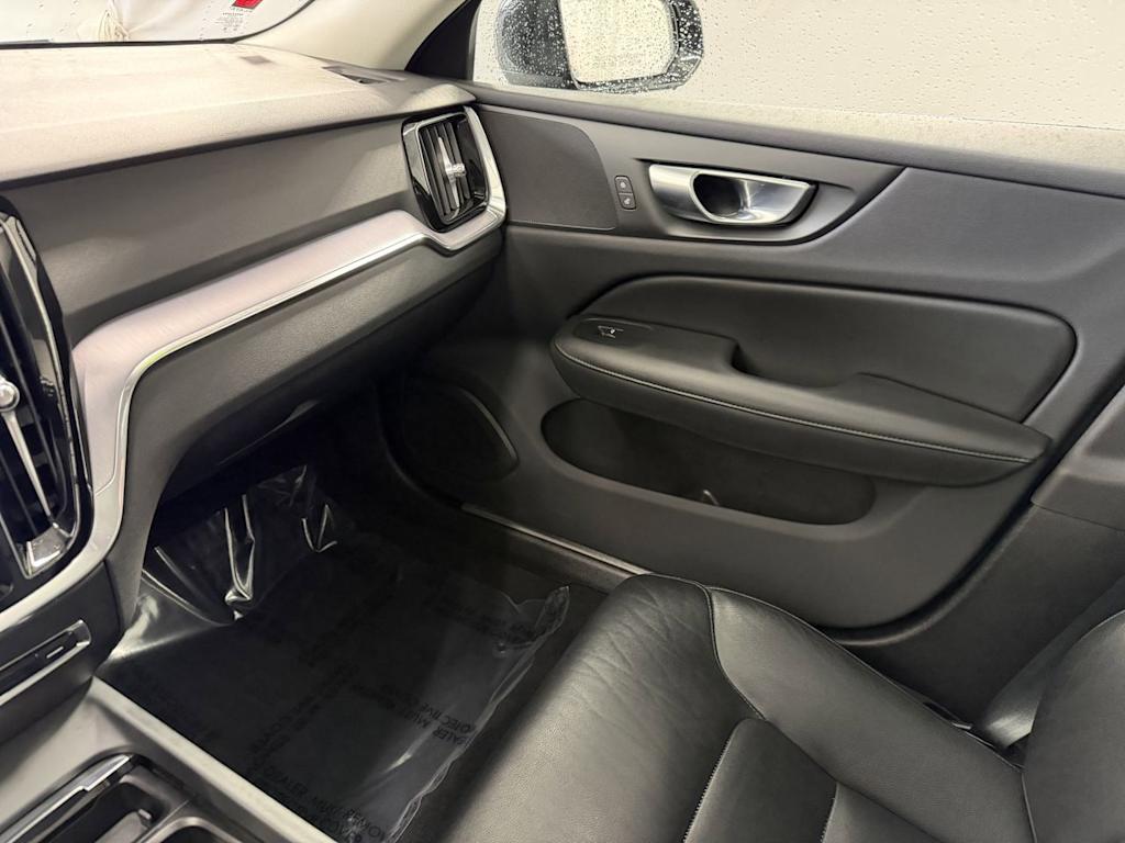 Thumbnail: 2024 Volvo S60 - 25