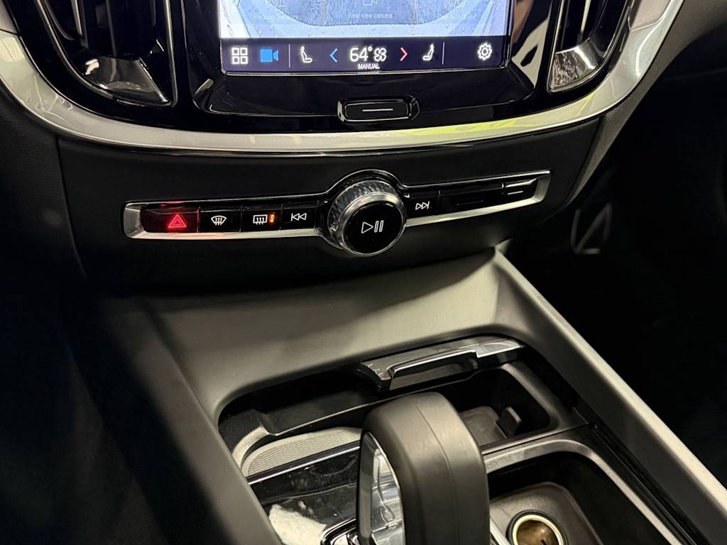 Thumbnail: 2024 Volvo S60 - 23