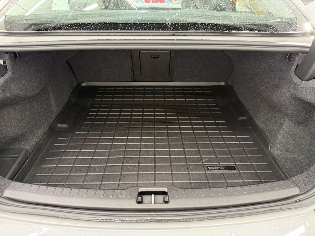 Thumbnail: 2024 Volvo S60 - 15