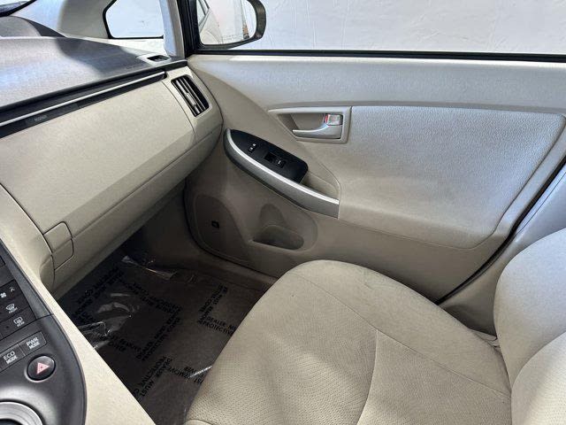 Thumbnail: 2010 Toyota Prius - 25