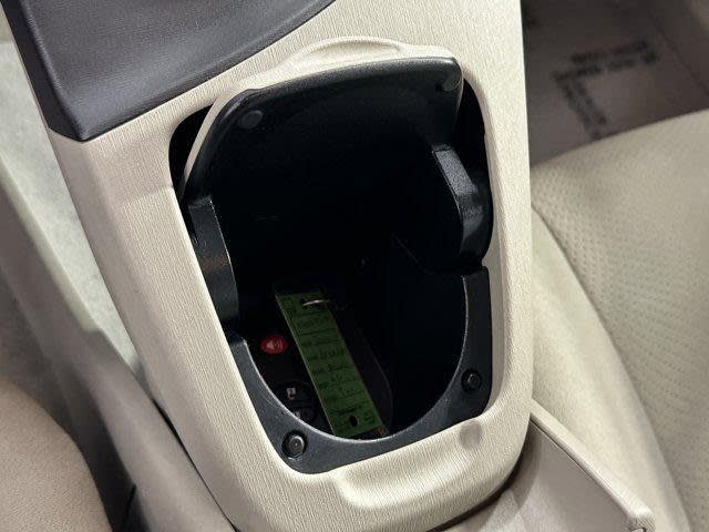 Thumbnail: 2010 Toyota Prius - 24