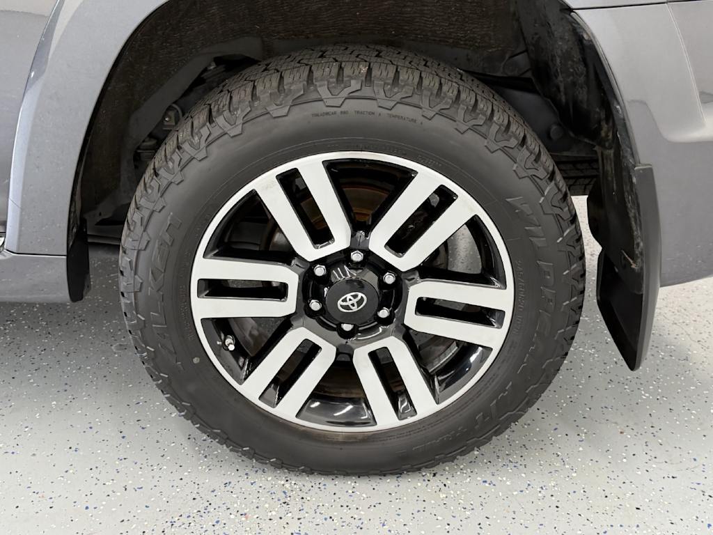 Thumbnail: 2019 Toyota 4Runner - 7