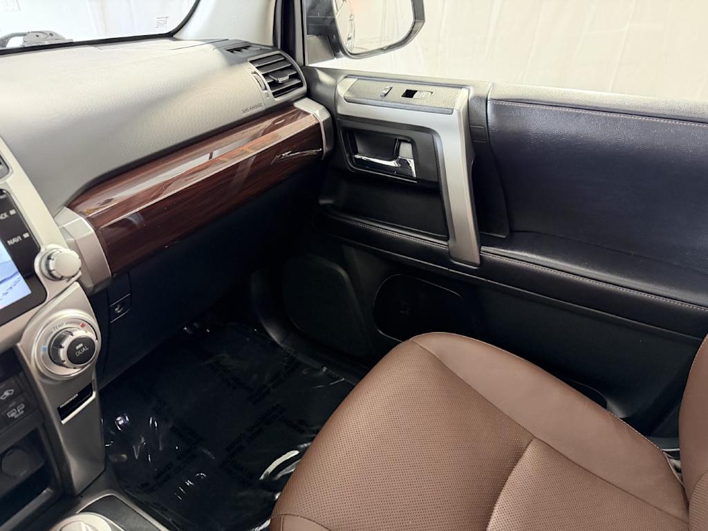 Thumbnail: 2019 Toyota 4Runner - 12