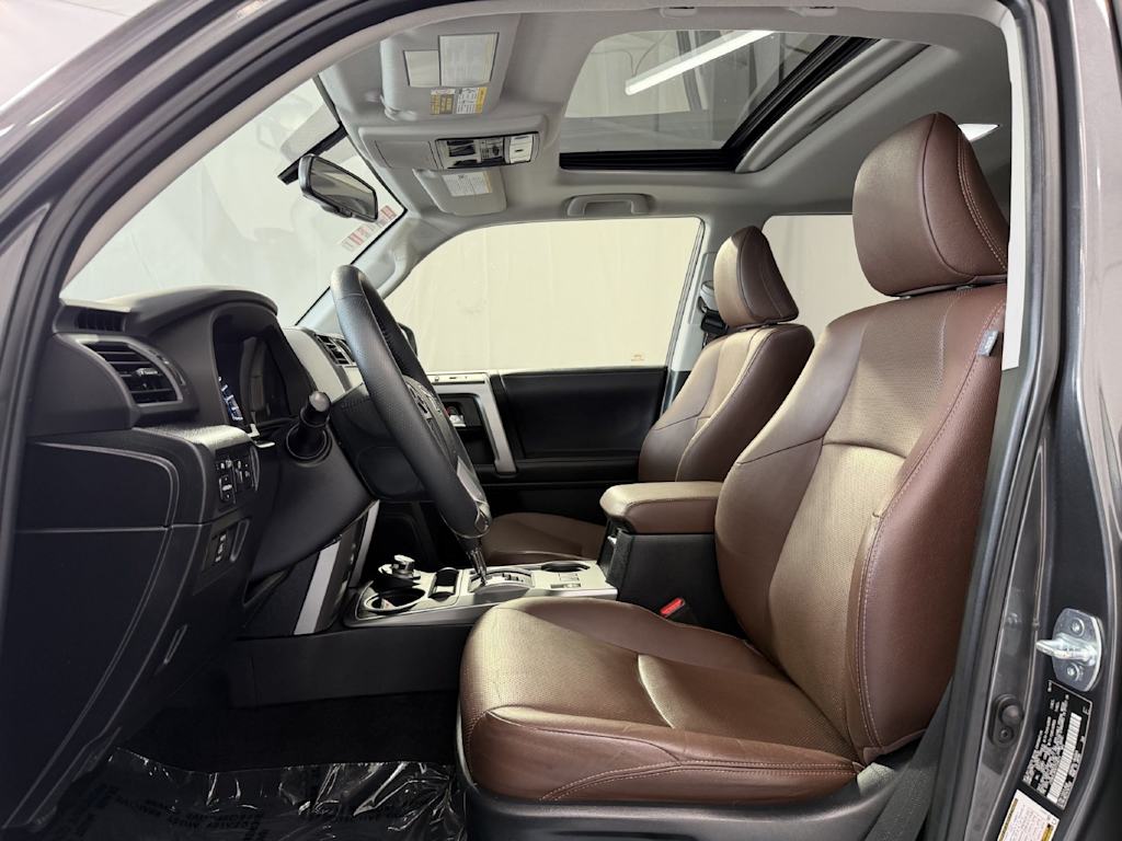 Thumbnail: 2019 Toyota 4Runner - 9
