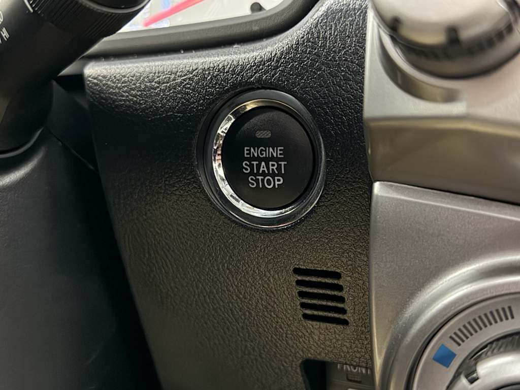Thumbnail: 2019 Toyota 4Runner - 23