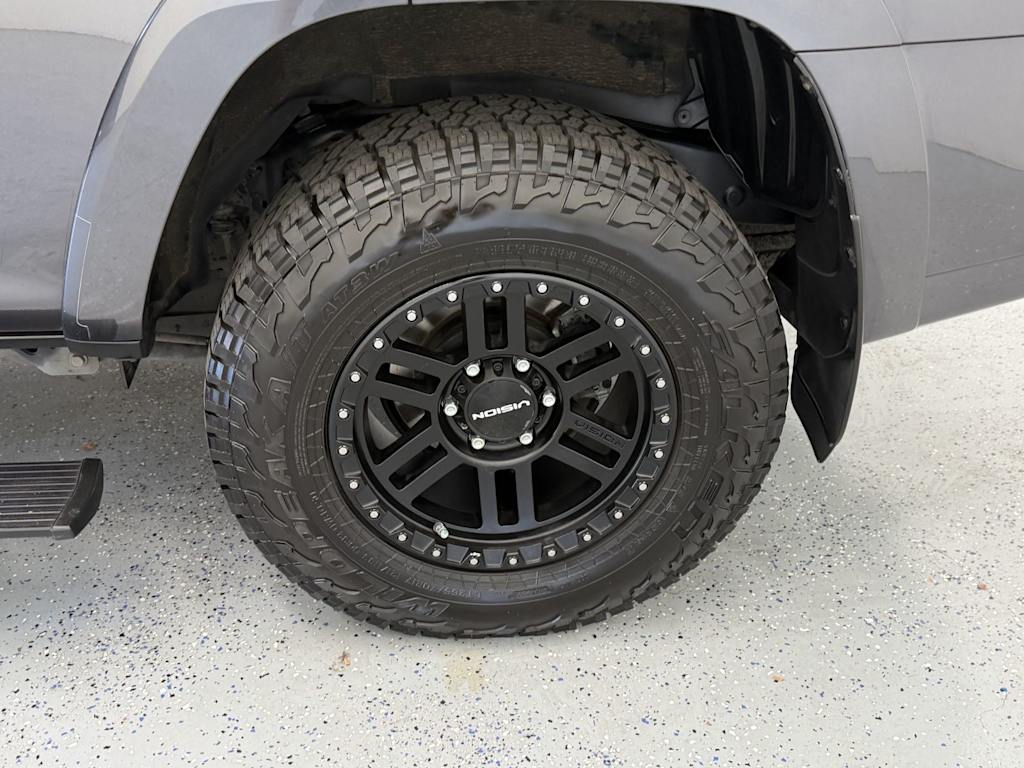 Thumbnail: 2020 Toyota 4Runner - 5