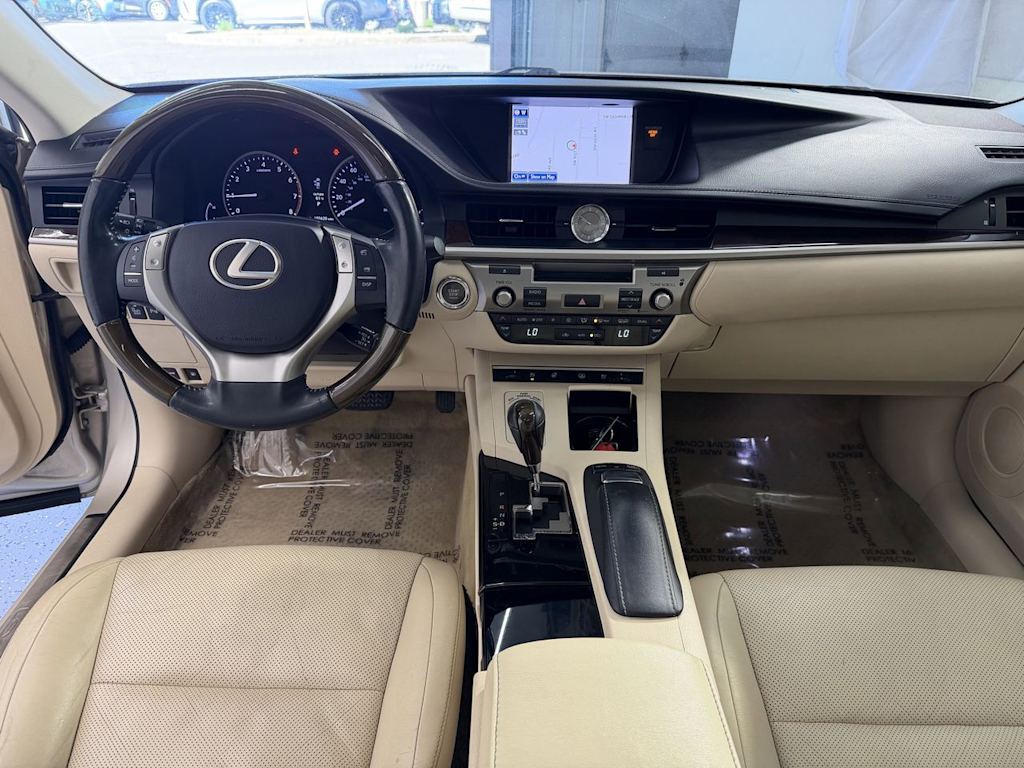 Thumbnail: 2013 Lexus ES - 8