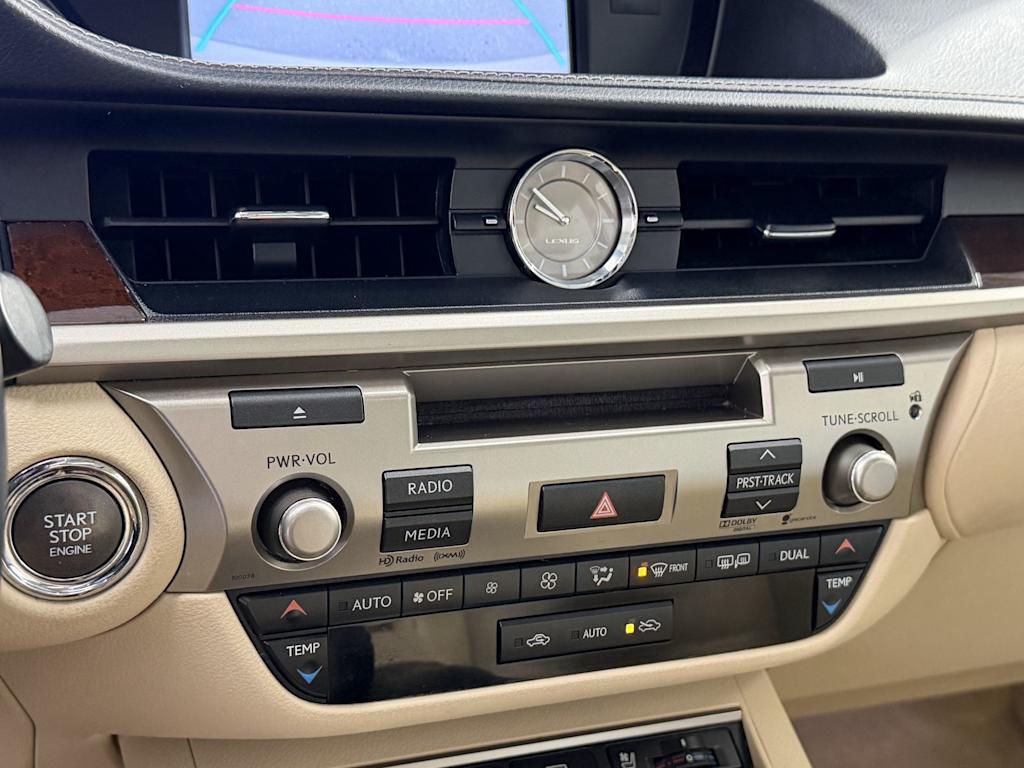 Thumbnail: 2013 Lexus ES - 23
