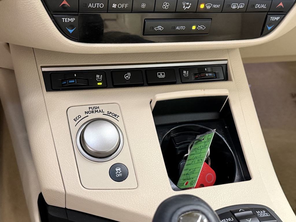 Thumbnail: 2013 Lexus ES - 24