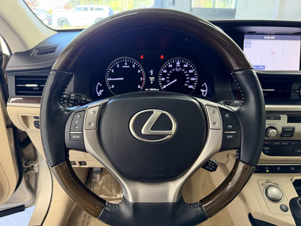 Thumbnail: 2013 Lexus ES - 11