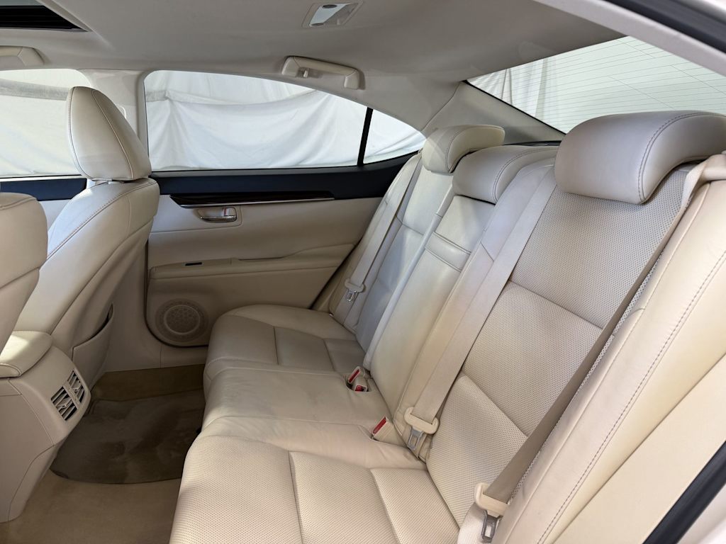 Thumbnail: 2013 Lexus ES - 10
