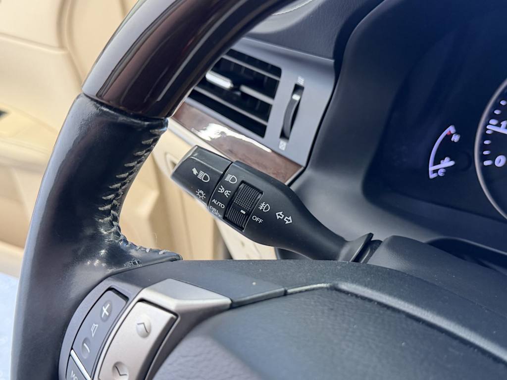 Thumbnail: 2013 Lexus ES - 21