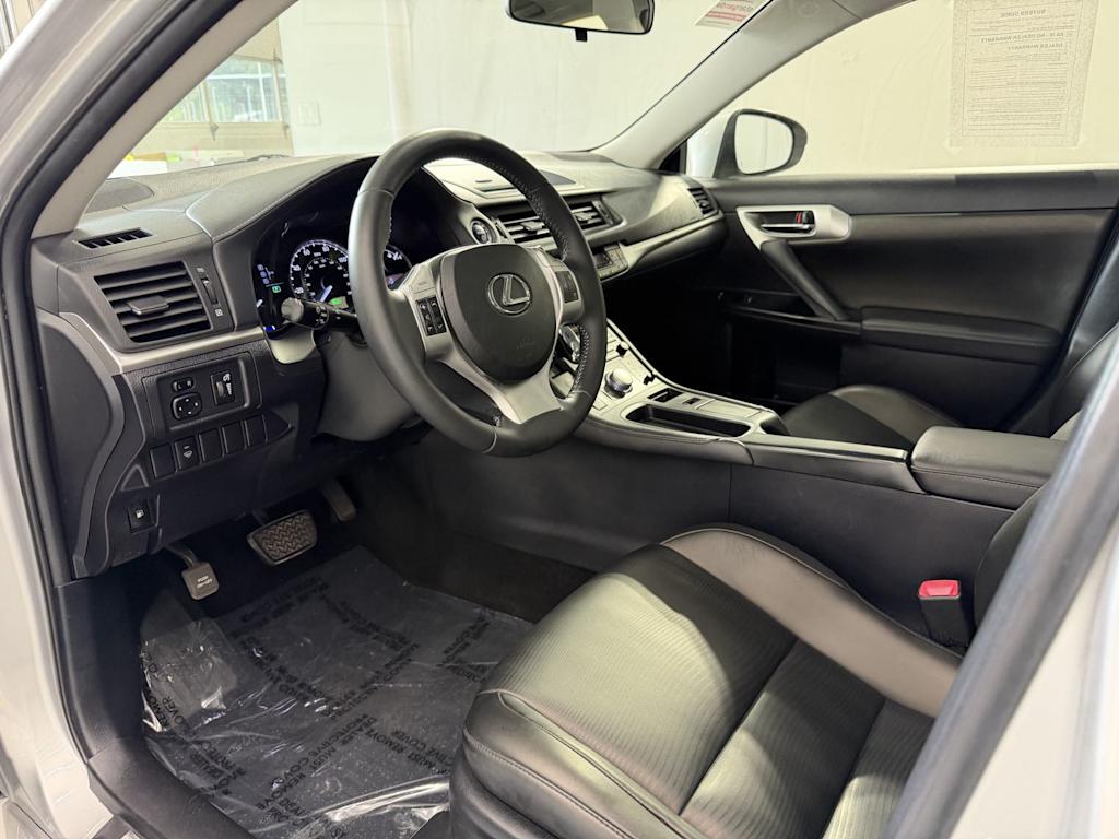 Thumbnail: 2012 Lexus CT - 2