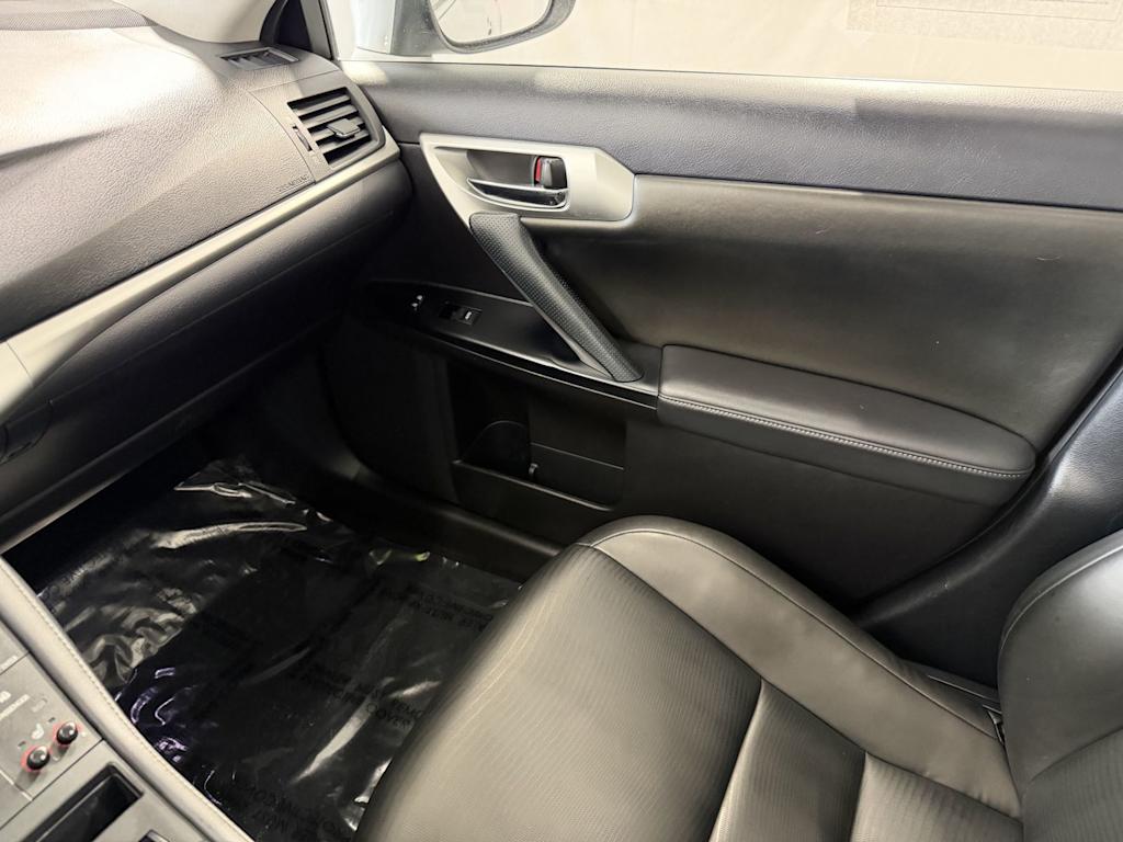 Thumbnail: 2012 Lexus CT - 26