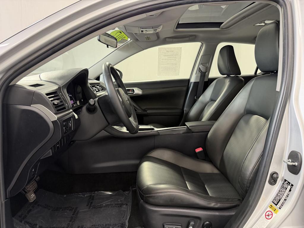 Thumbnail: 2012 Lexus CT - 8