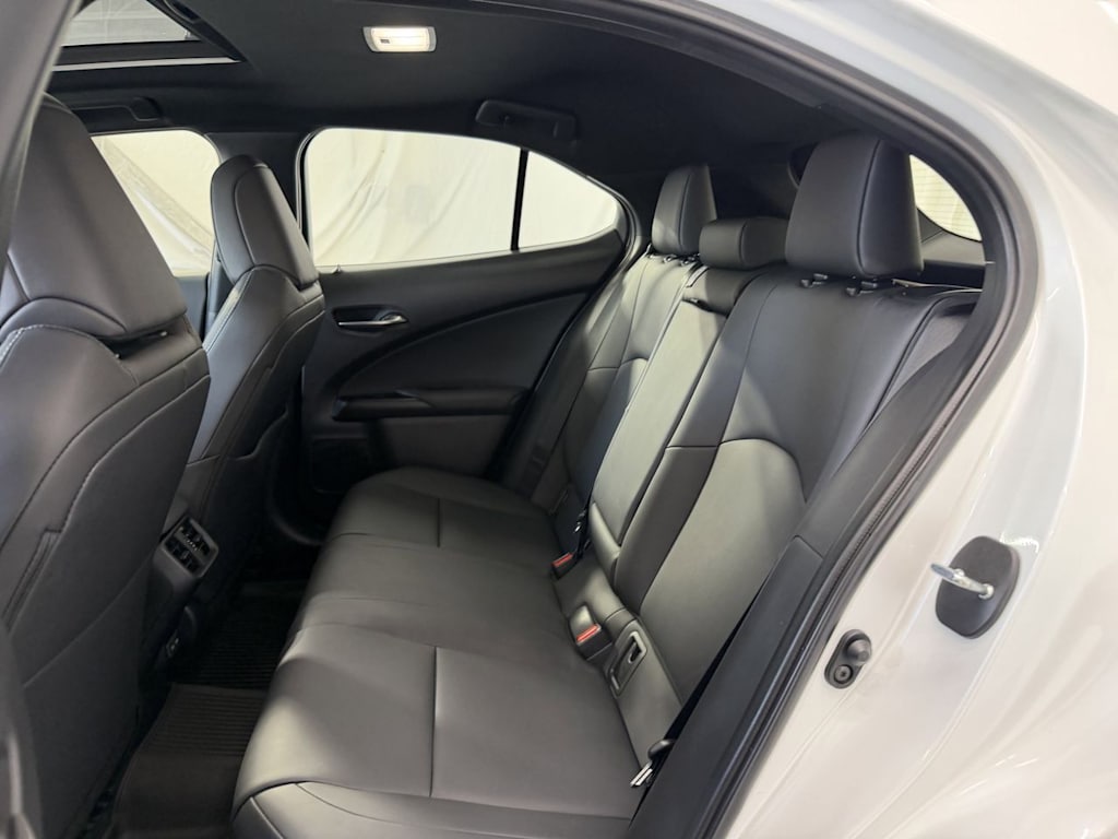Thumbnail: 2024 Lexus UX - 10