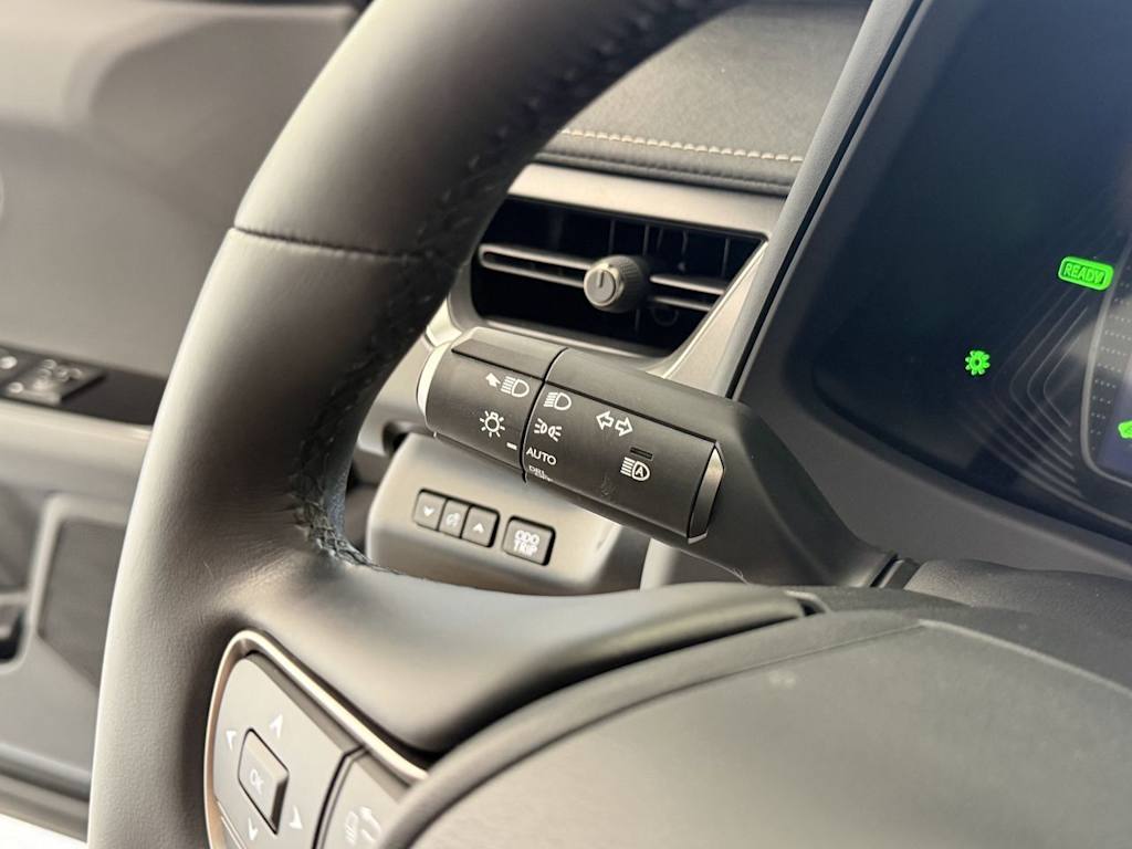 Thumbnail: 2024 Lexus UX - 20