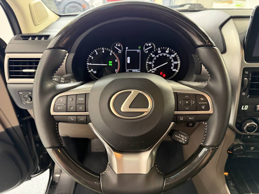 Thumbnail: 2023 Lexus GX - 11