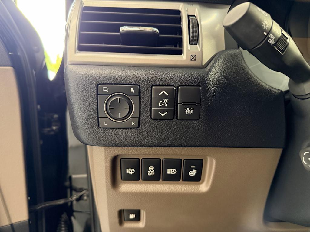 Thumbnail: 2023 Lexus GX - 21