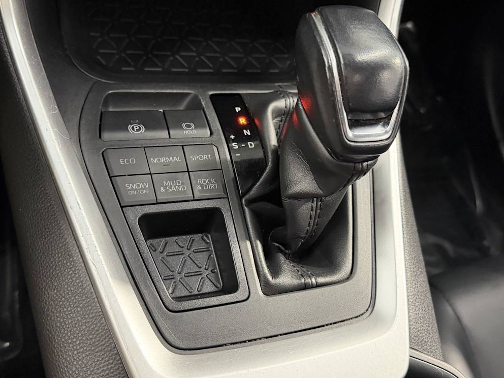 Thumbnail: 2021 Toyota RAV4 - 23