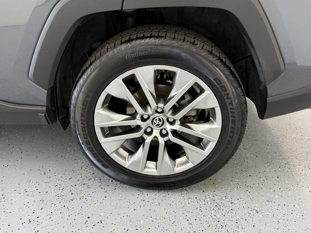 Thumbnail: 2021 Toyota RAV4 - 6
