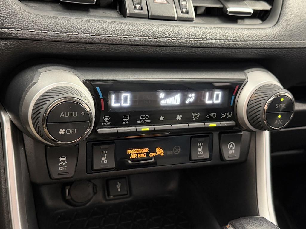 Thumbnail: 2021 Toyota RAV4 - 22