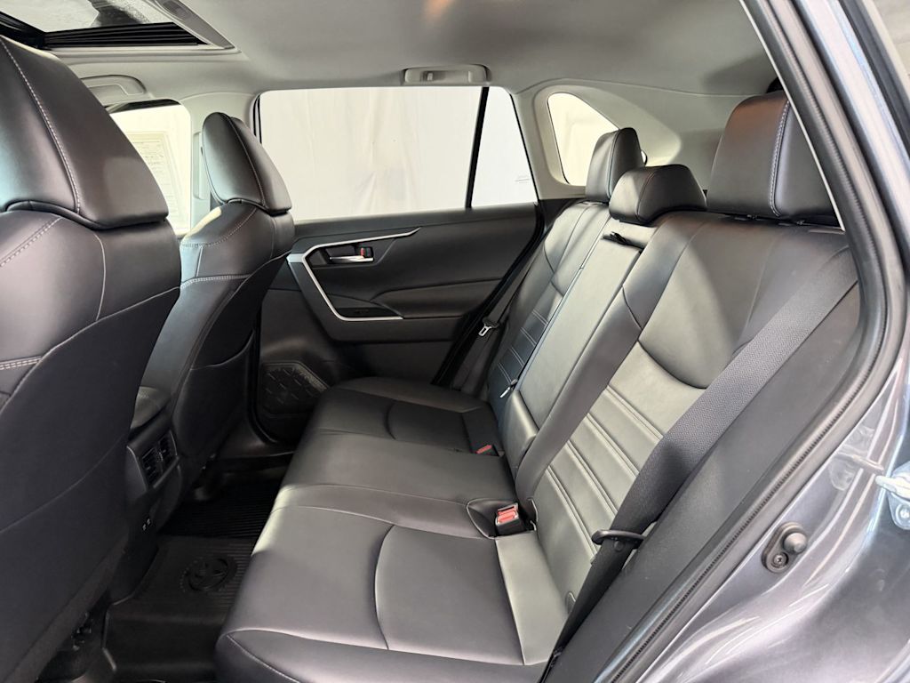 Thumbnail: 2021 Toyota RAV4 - 9