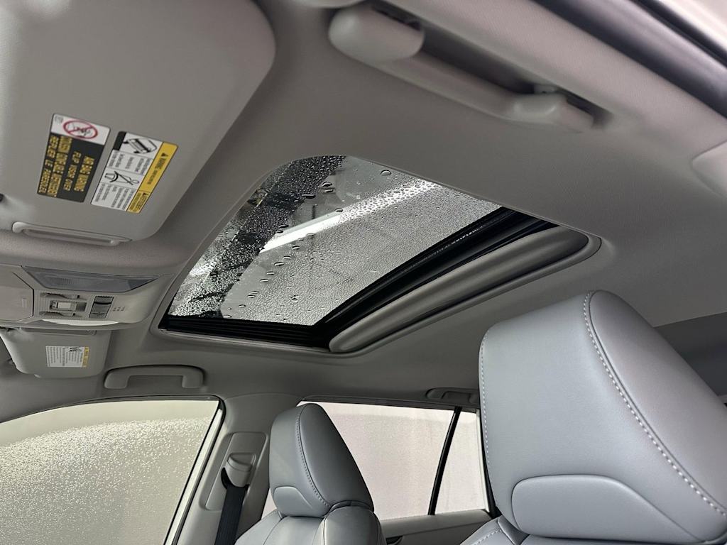 Thumbnail: 2022 Toyota RAV4 - 19