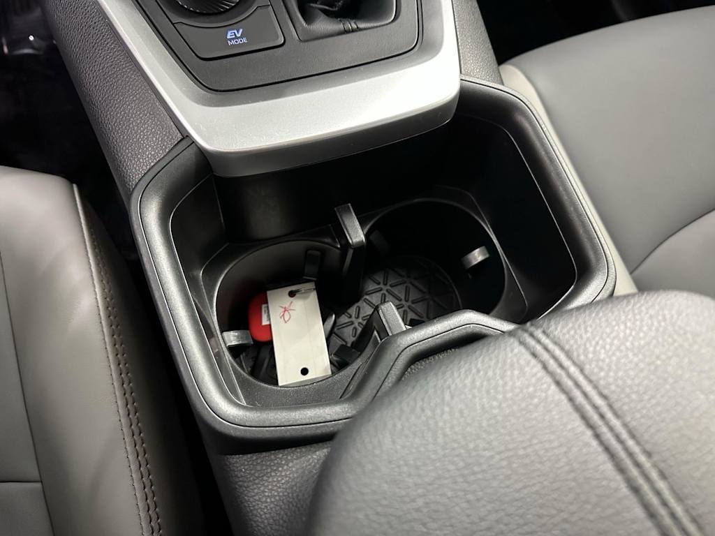 Thumbnail: 2022 Toyota RAV4 - 22