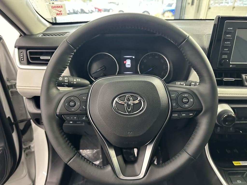 Thumbnail: 2022 Toyota RAV4 - 12